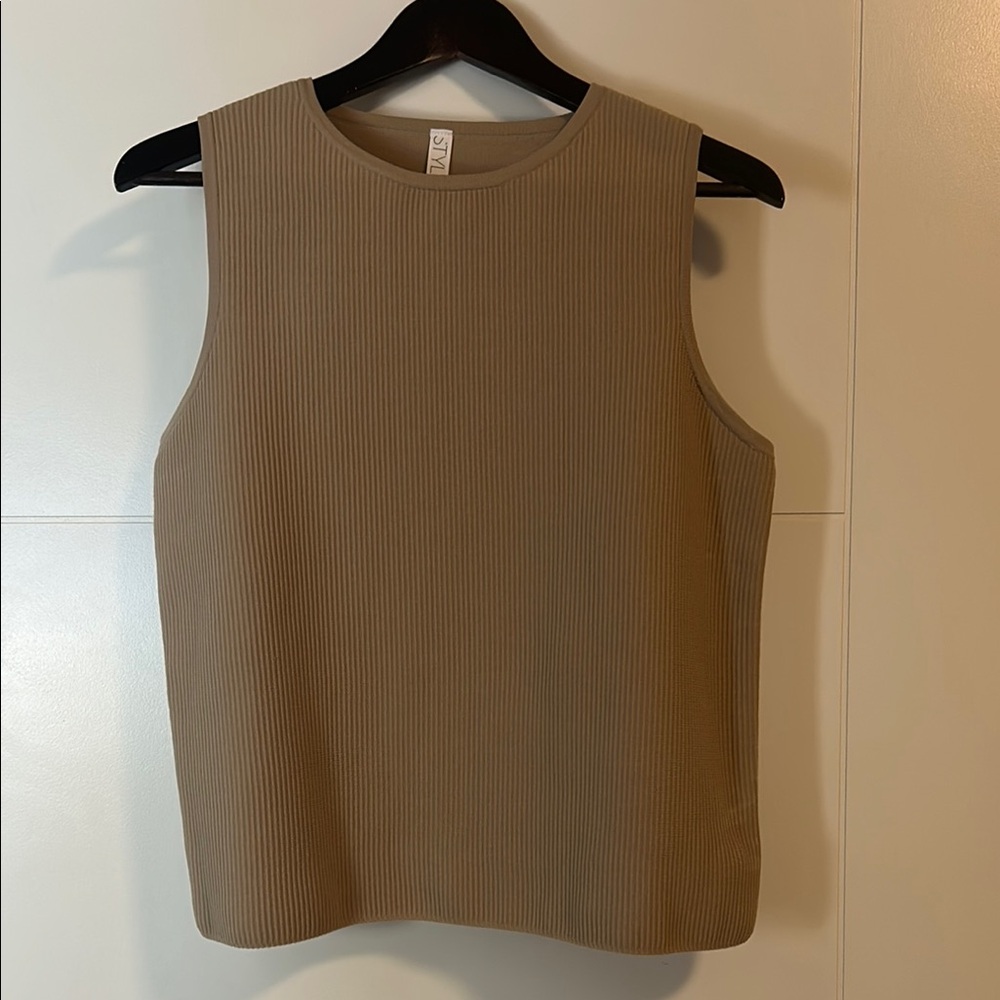 STYLUS Ribbed Sleeveless Top in Tan